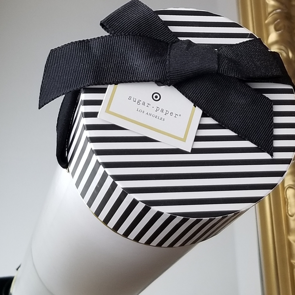 ❗Sugar Paper Black & Cream Pinstripe Round Box❗